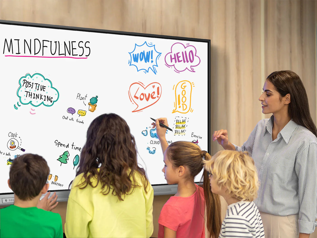 How Smart Whiteboards Boost Student Engagement in Modern Classrooms